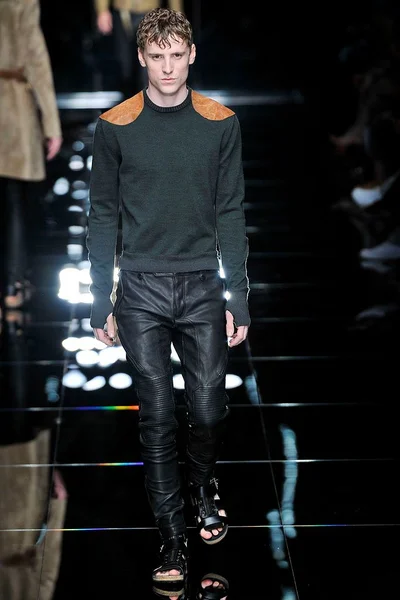 Look 9